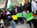 جانب من الاعتصام الذي نفذه فلسطينيو سورية أمام مكاتب الأونروا في لبنان 