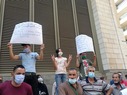 فلسطينيو سورية يعتصمون أمام السفارة السويدية في بيروت