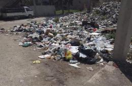 Residents of AlSabina Camp for Palestinian Refugees Denounce Uncleared Trash Mounds 