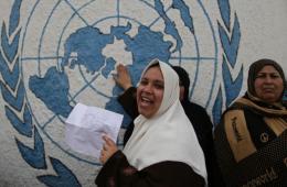 Committee of Displaced Palestinians Hands Over Memorandum to UNRWA