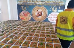 Meals Handed Over to Displaced Palestinian Families in Lebanon