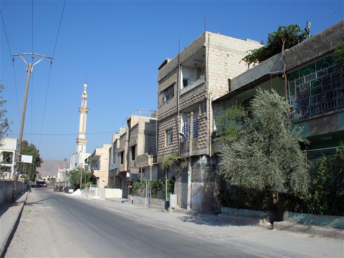 سكان مخيم خان دنون يشتكون من عدم وجود جمعيات خيرية أو لجان عمل أهلي داخل المخيم