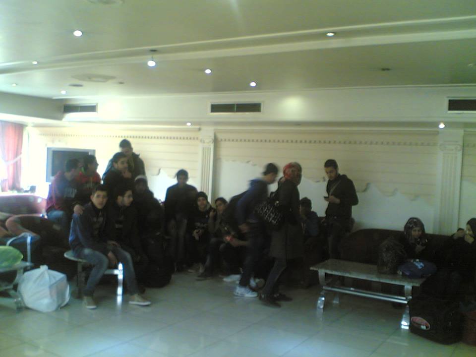 بعد سبر معلوماتهم طلاب الشهادة الثانوية العامة  يعودون إلى مخيم اليرموك