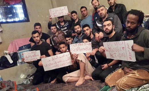 اللاجئون الفلسطينيون والسوريون يستمرون بالإضراب عن الطعام لليوم 25 في سجن كرموز في مصر  