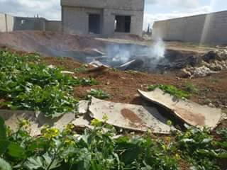 الجيش السوري النظامي يقصف المزارع المحيطة بمخيم خان الشيح 