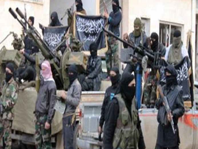 "داعش" تشن حملة اعتقالات واسعة في مخيم اليرموك