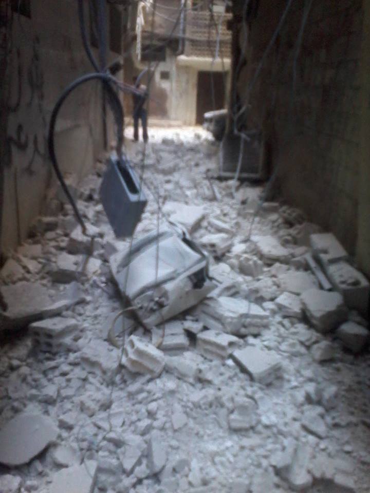 قصف صاروخي على ساحة الريجة في مخيم اليرموك