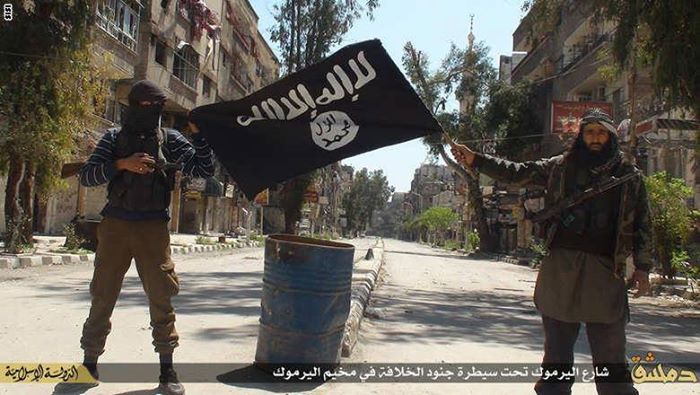 تجدد الاشتباكات بين كتائب"أكناف بيت المقدس" و"داعش" في مخيم اليرموك