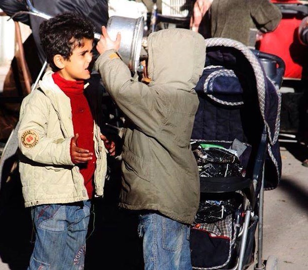 إيطاليا تخصص مليون ونصف مليون يورو لأطفال مخيم اليرموك المحاصر 