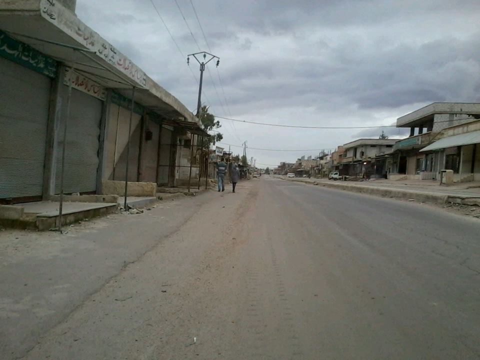 قضاء وإصابة عدد من المدنيين بعد قصف الجيش السوري لطريق مخيم خان الشيح - زاكية