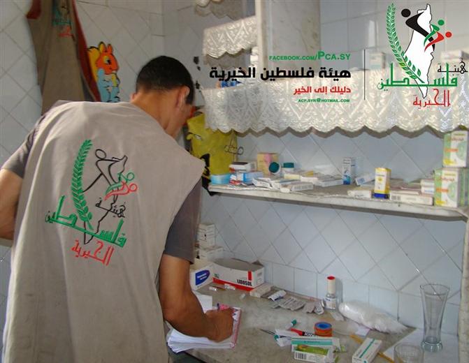 هيئة فلسطين الخيرية تستمر بتقديم الدواء المجاني لأبناء مخيم اليرموك