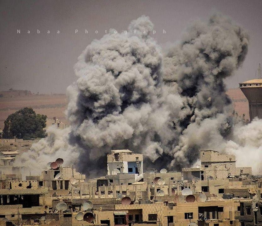  الطائرات السورية تشن 12 غارة على مخيم درعا وحي طريق السد منذ الصباح