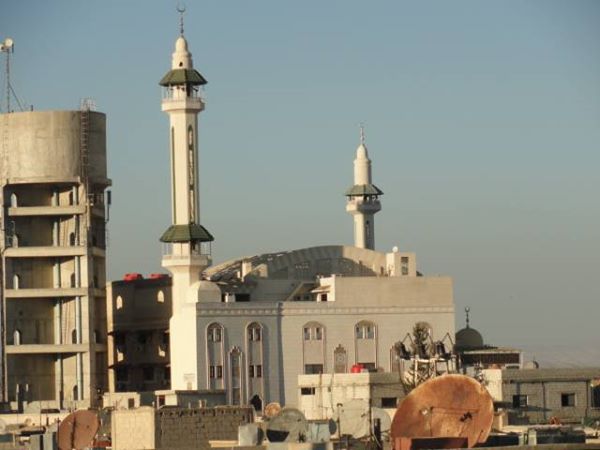 بسبب الصراع في سورية سكان مخيم خان الشيح يعانون البطالة ويعتمدون على المساعدات غير المنتظمة