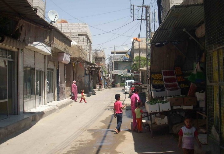 اصابات في صفوف المدنيين جراء سقوط القذائف على مخيم الوافدين بريف دمشق 
