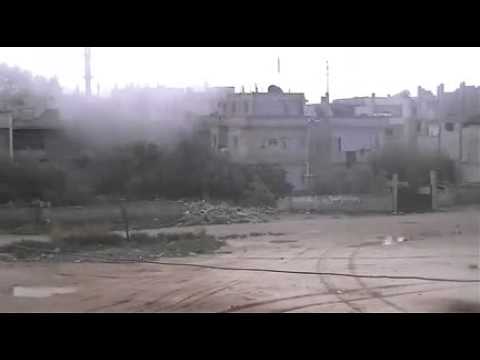  الجيش النظامي يقصف حي طريق السد المجاور لمخيم درعا يوقع اصابات في صفوف المدنيين 