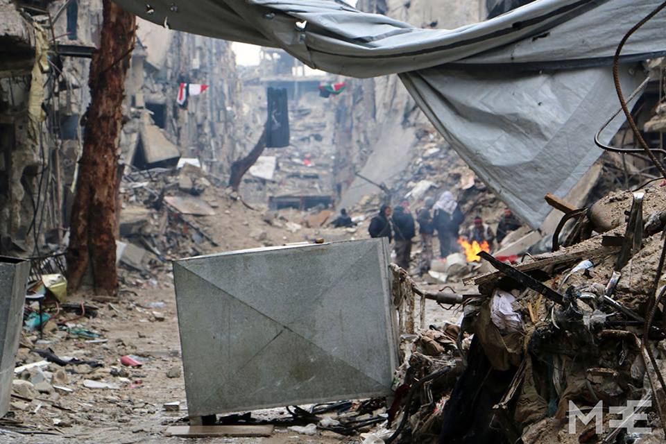 أهالي المناطق الخاضعة للنصرة (سابقاً) في مخيم اليرموك يحذرون من حصار جديد تفرضه داعش 