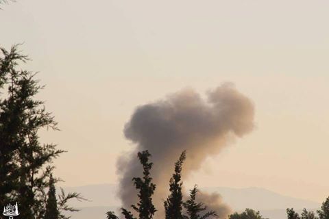 الطيران الحربي يشن عدد من الغارات الجوية على محيط مخيم خان الشيح 