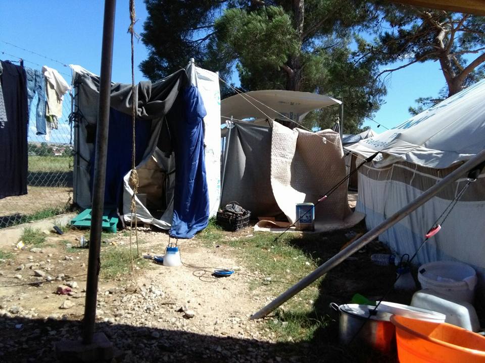 فلسطينيو سورية العالقون في اليونان معاناة مستمرة وأوضاع إنسانية مزرية 
