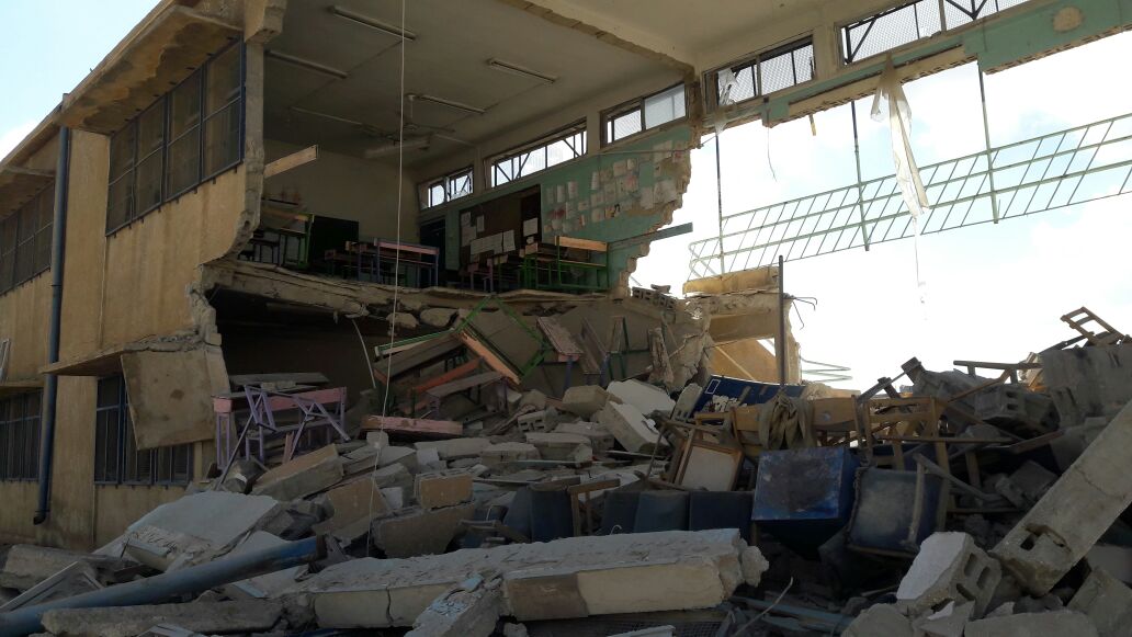 بالصور آثار الدمار بمدرسة بيريا التابعة للأونروا في مخيم خان الشيح  