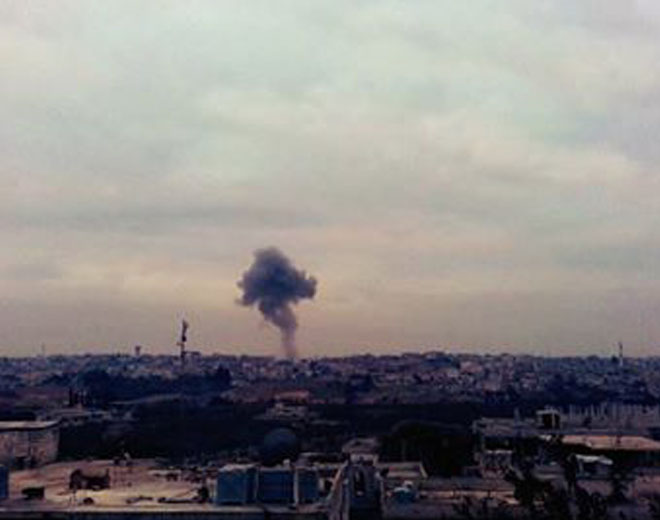 النظام يقصف تجمع فلسطيني في ريف درعا بإسطوانة متفجرة 