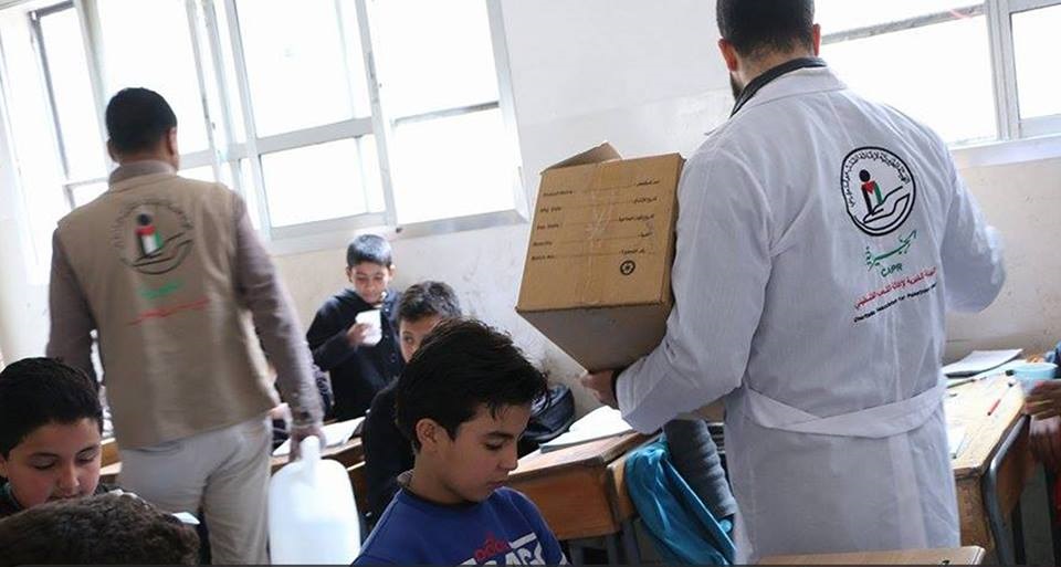 الهيئة الخيرية توزع مساعداتها على الطلبة وتحضر لأسبوعها الطبي جنوب دمشق