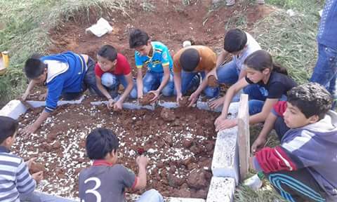 في يوم الطفل الفلسطيني: مجموعة العمل (220) طفلاً فلسطينياً قضوا بسبب الحرب في سورية
