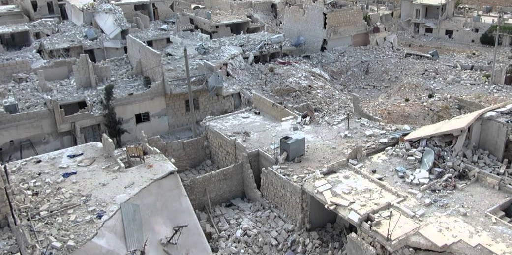 قنابل النظام العنقودية تملأ مخيم حندرات في حلب