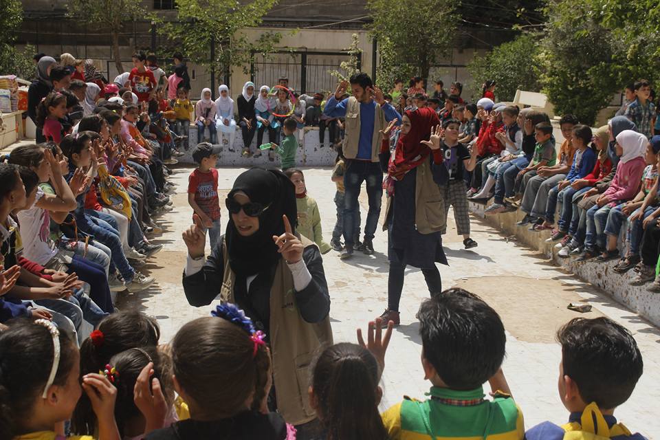رحلة ترفيهية لأطفال مخيم اليرموك النازحين جنوب دمشق