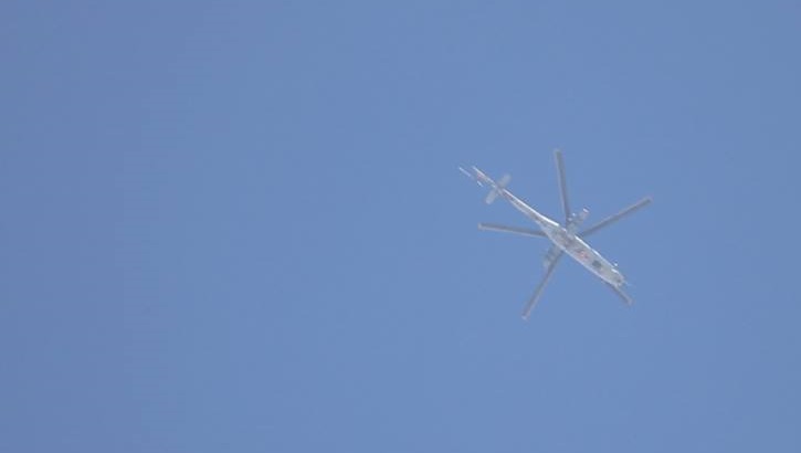 الطيران المروحي يقصف مخيم درعا بالبراميل المتفجرة
