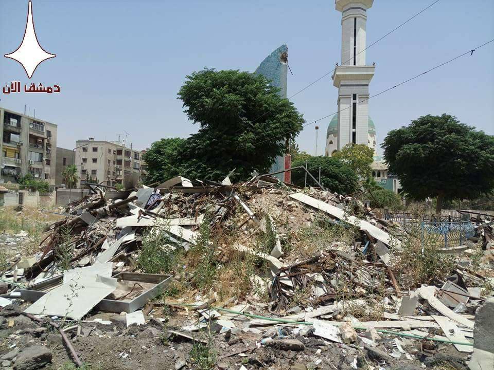 صور حديثة تظهر حجم الدمار على مداخل مخيم اليرموك للاجئين الفلسطينيين بدمشق