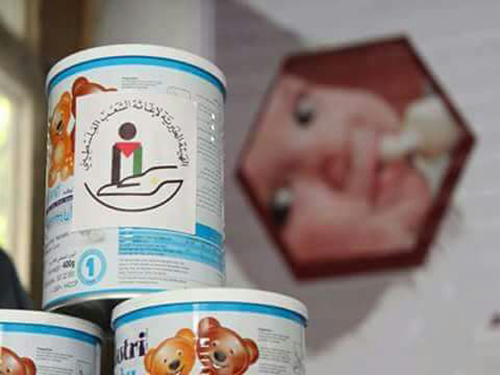 الخيرية توزع حليب أطفال على العائلات الفلسطينية في قدسيا وريف دمشق