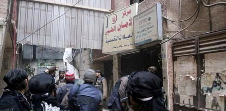 عناصر من داعش في مخيم اليرموك تسرق منازل النازحين إلى يلدا 