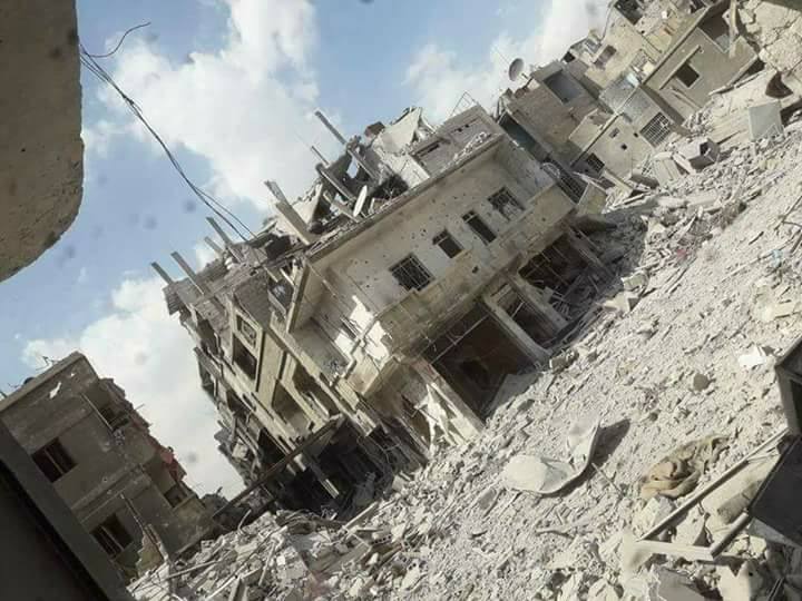 جانب من الدمار الذي لحق بجامع عبد القادر الحسيني والمنطقة المحيطة به في مخيم اليرموك
