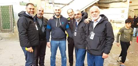 توزيع مساعدات مالية على عدد من العائلات الفلسطينية السورية في مخيم عين الحلوة 