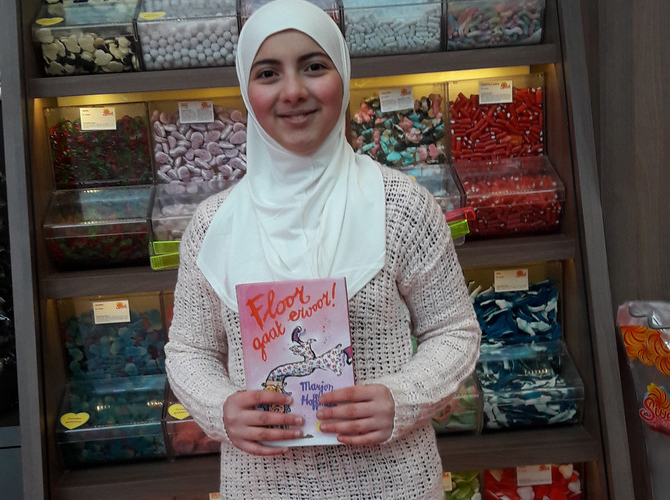 طالبة فلسطينية سورية تفوز ببطولة القراءة باللغة الهولندية للمرة الثانية 