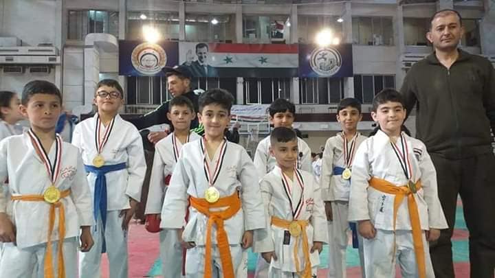 أبناء مخيم النيرب يحصدون 11 ميدالية ببطولة حلب للكاراتيه 