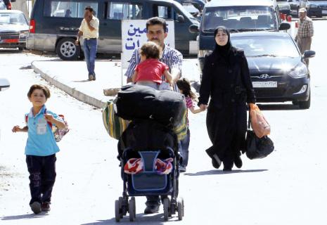 آلاف الأسر الفلسطينية السورية تعاني التشتت والحرمان من لقاء أفراد عائلاتهم  