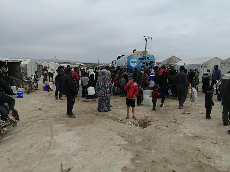 أزمة مياه في مخيّم دير بلوط تزيد من معاناة المهجرين