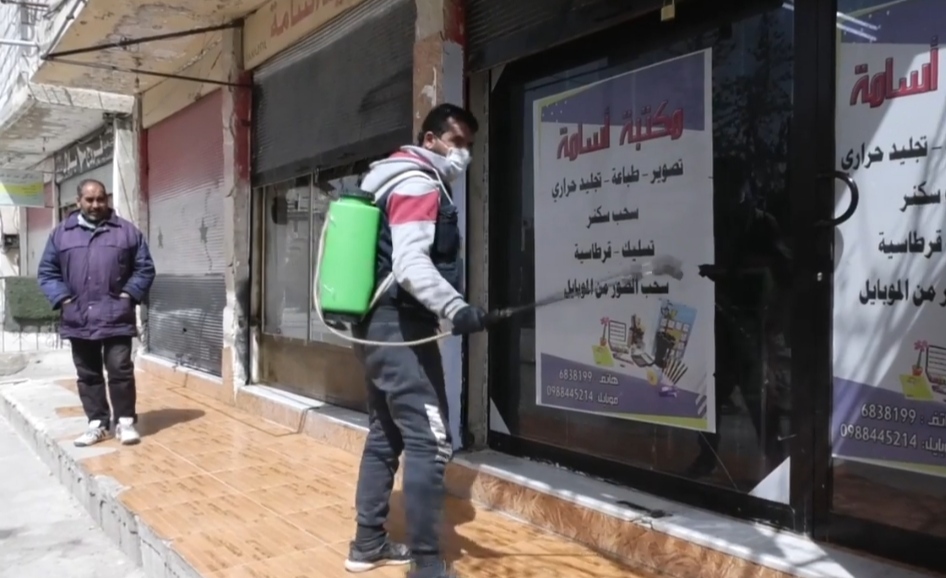 حملات تعقيم وتوعية في عدد من مخيمات دمشق وريفها
