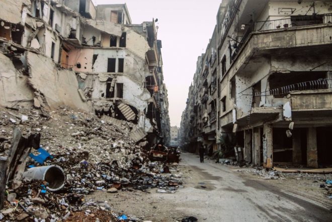 النظام السوري يواصل اغلاق وتعفيش حي الحجر الأسود