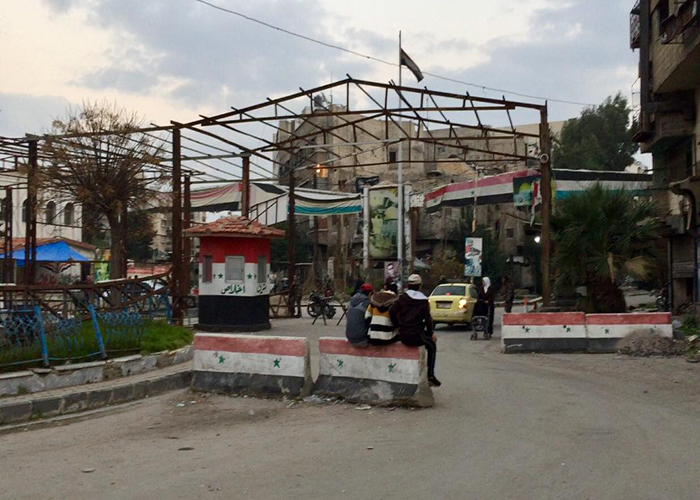 انتقادات لمحافظ دمشق ومطالبات بعودة سكان مخيم اليرموك إلى منازلهم