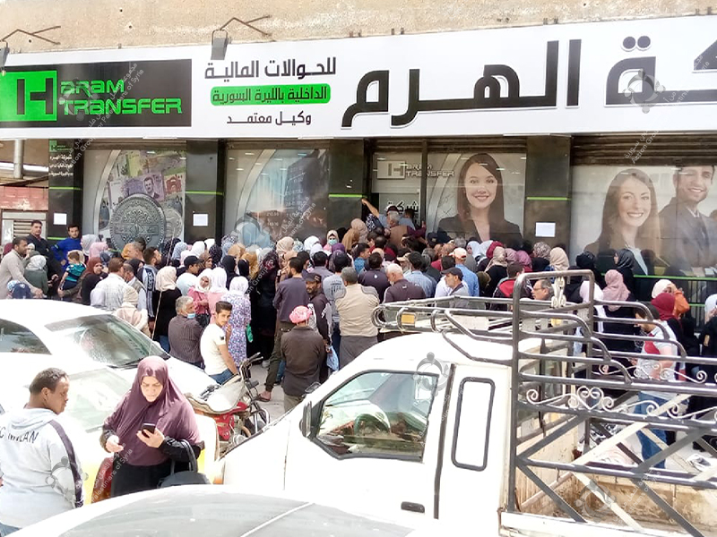 درعا.. فلسطينيون يشكون سوء معاملة شركة الهرم" وطوابير الذل