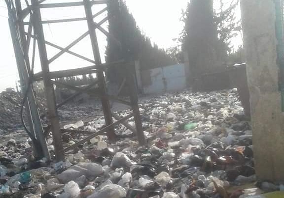 النفايات تهدد حياة السكان في مخيم السيدة زينب 