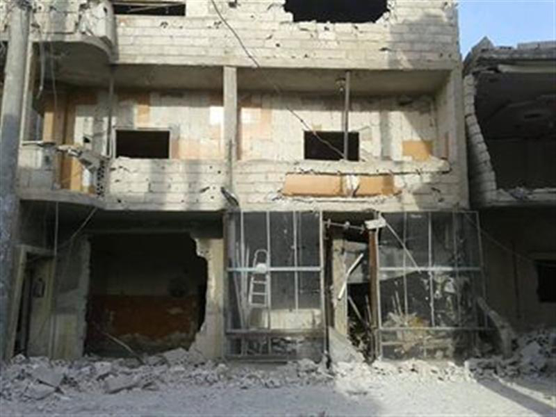 مخيم درعا.. مجموعة مسلحة تسطو على أحد المنازل وتعتدي على الأهالي