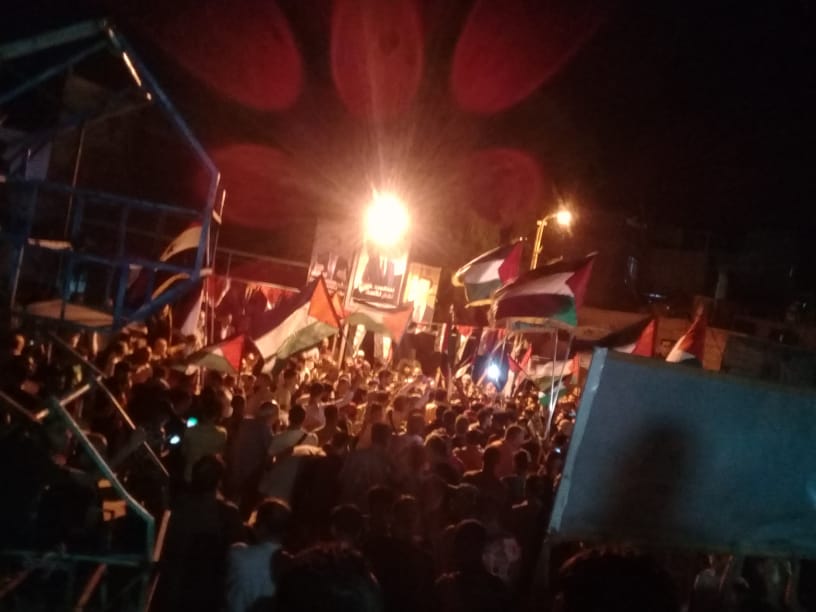 تظاهرة ليلية في مخيم جرمانا تنديداً باعتداء الاحتلال "الإسرائيلي" على القدس وغزة