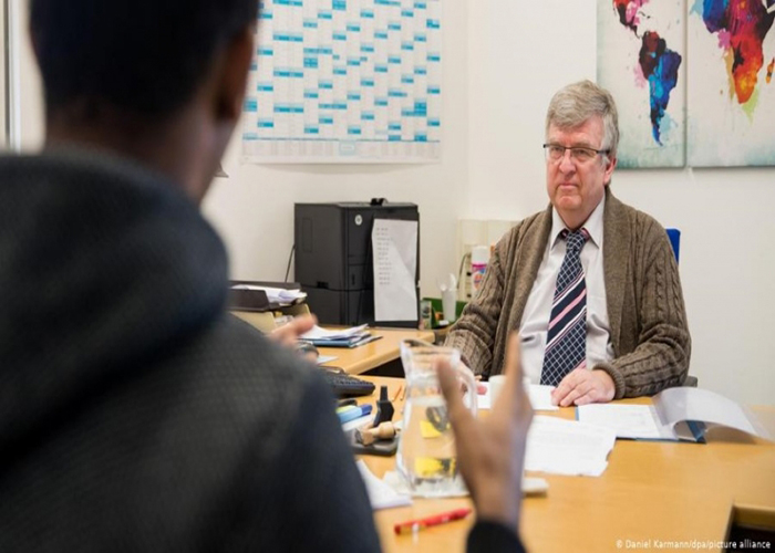 ألمانيا تصنف طالبي اللجوء من الفلسطينيين السوريين بـ "موطن غير واضح" 