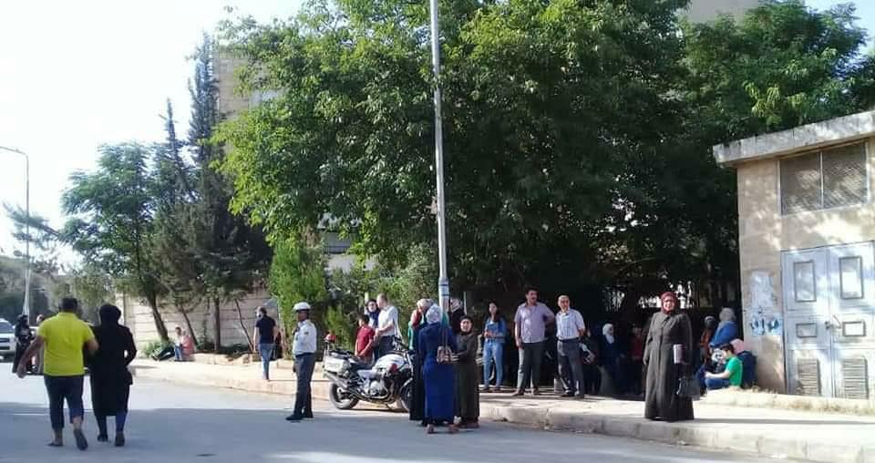 توافد 1500 طالب من مخيم النيرب لتقديم امتحانات الثانوية 