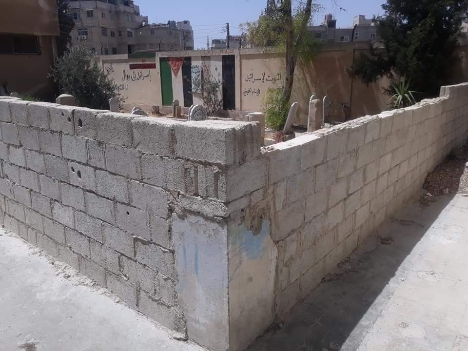 شكوى من تعرض مقبرة مخيم السيدة زينب للتخريب 