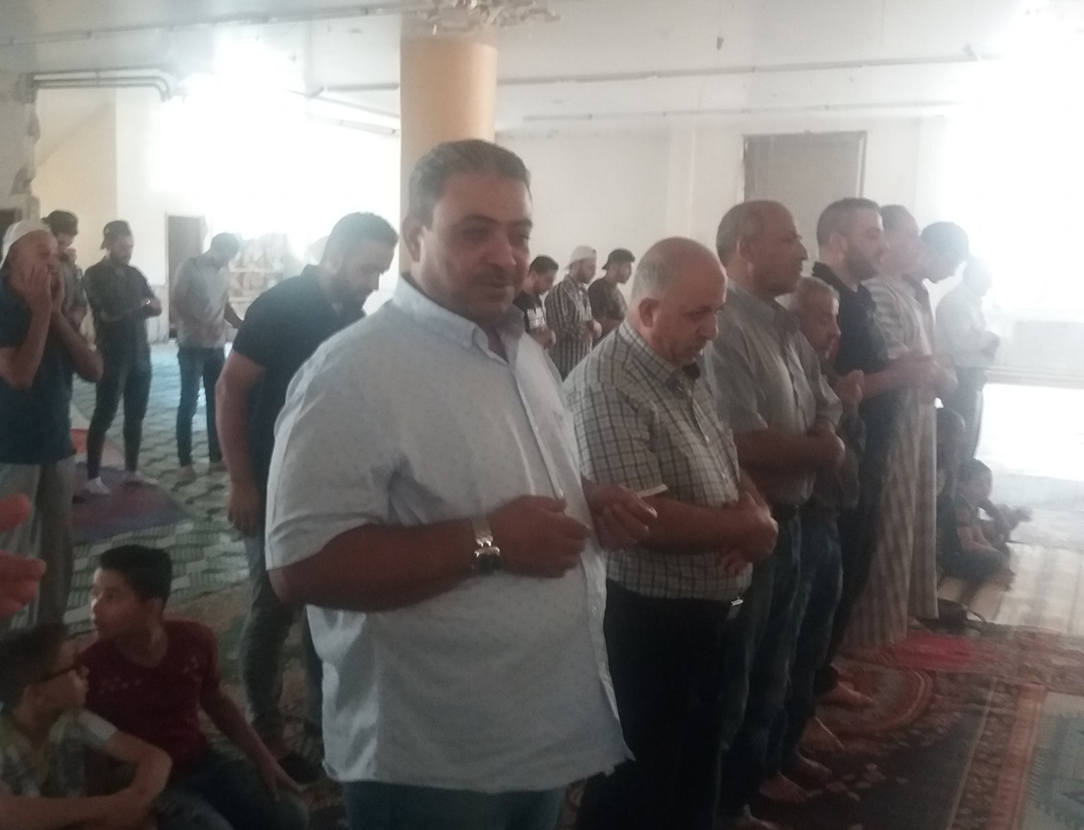 افتتاح المسجد وإقامة صلاة الجمعة في مخيم اليرموك يبعث الأمل لأبنائه