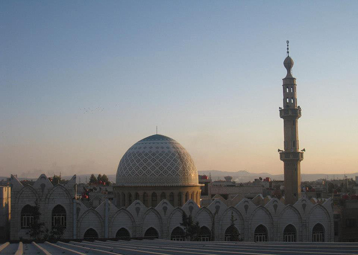 مخيم اليرموك.. السماح بإقامة الشعائر الدينية في مسجد عبد القادر الحسيني 